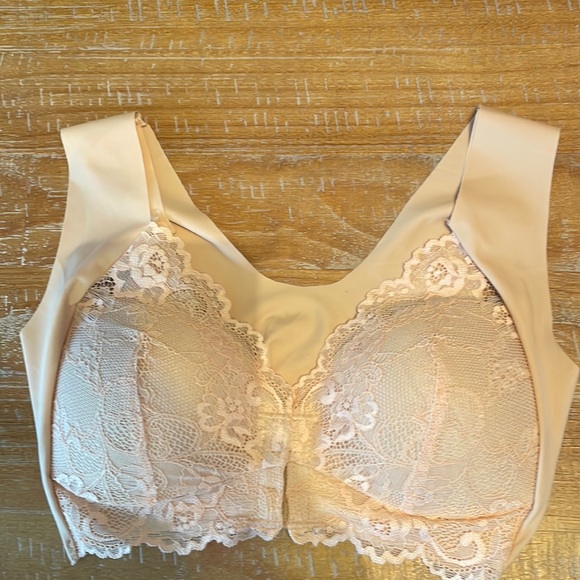 Bra - Picture 1 of 1